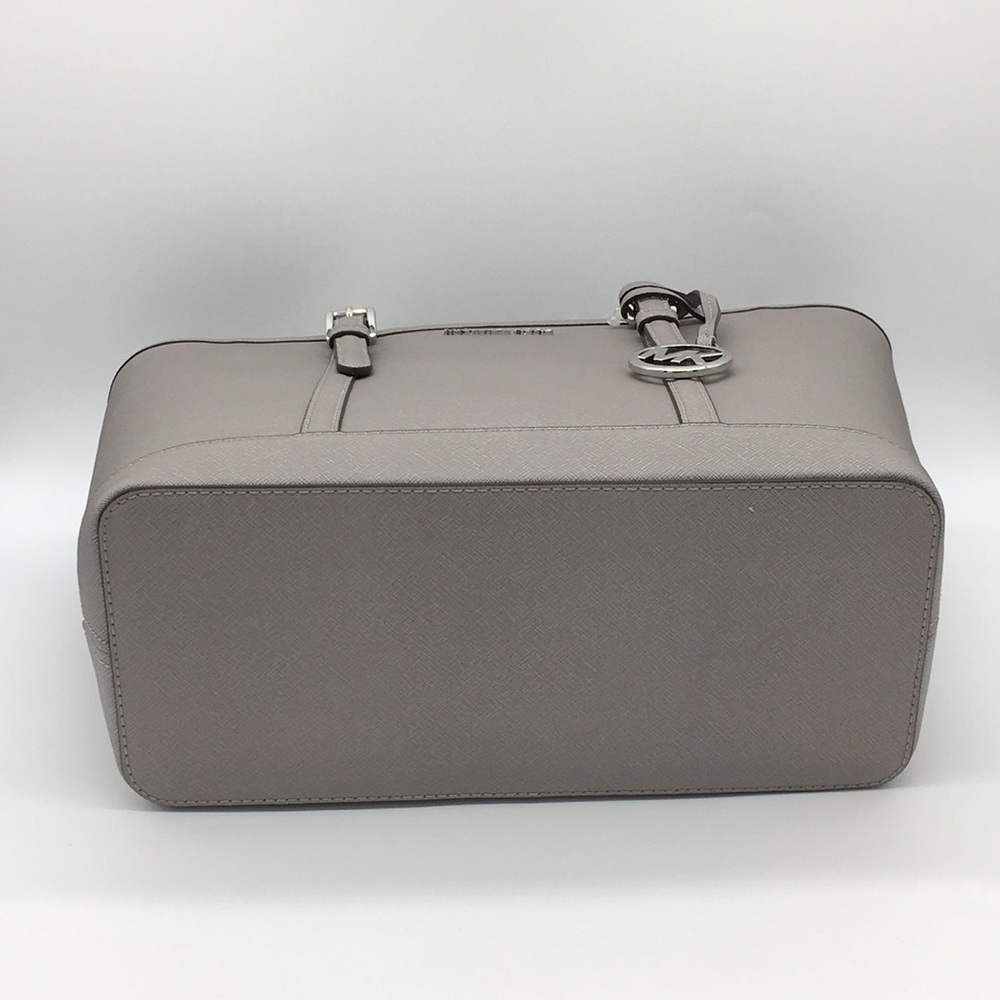 MICHAEL KORS SM TZ SHOULDER TOTE PEARL GREY - Picture 5 of 8